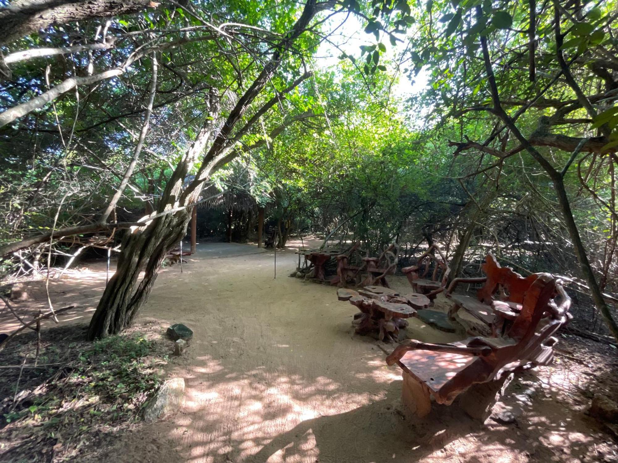 Yala Eco Bush Camp Hotel ภายนอก รูปภาพ