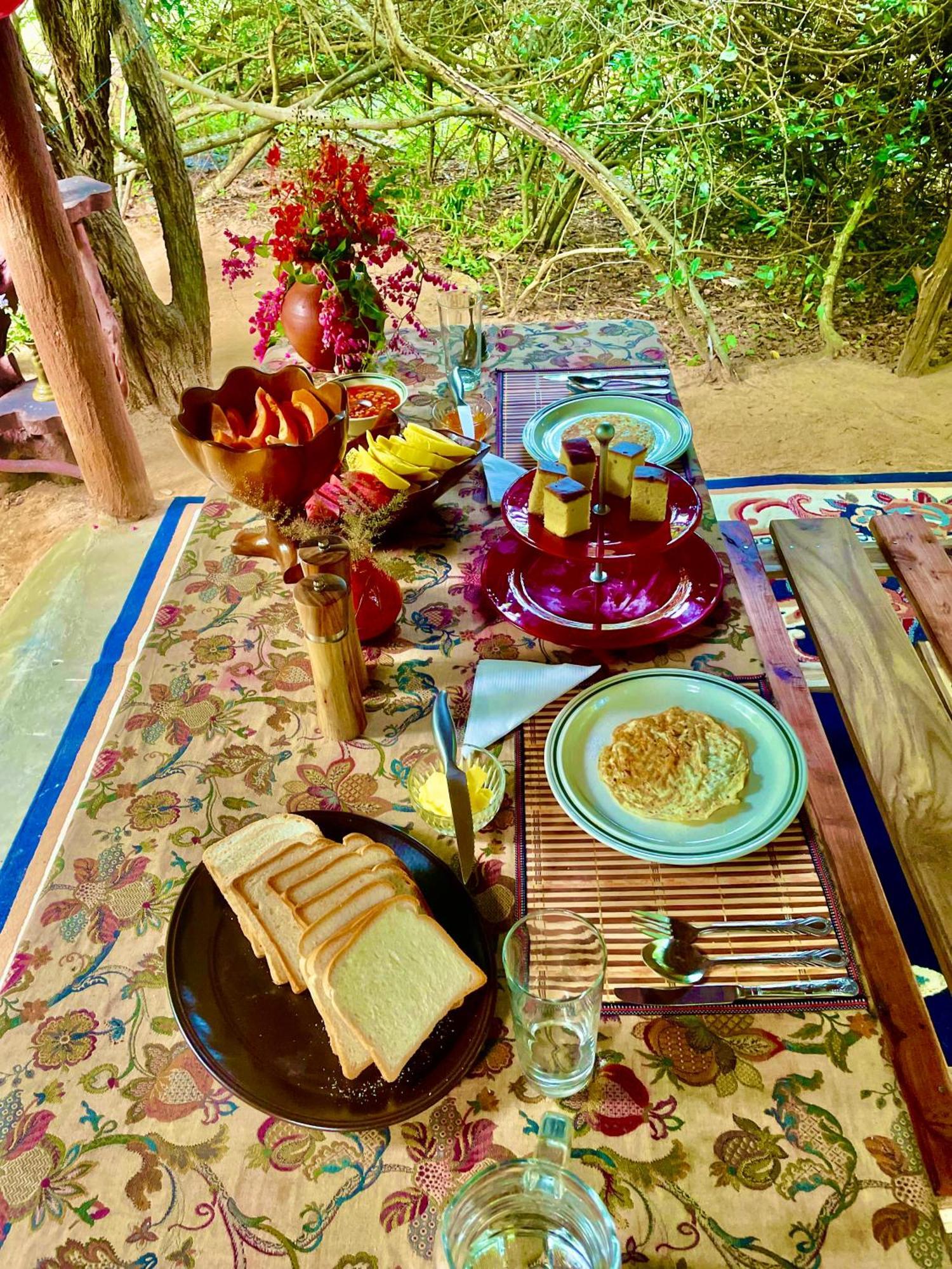 Yala Eco Bush Camp Hotel ภายนอก รูปภาพ